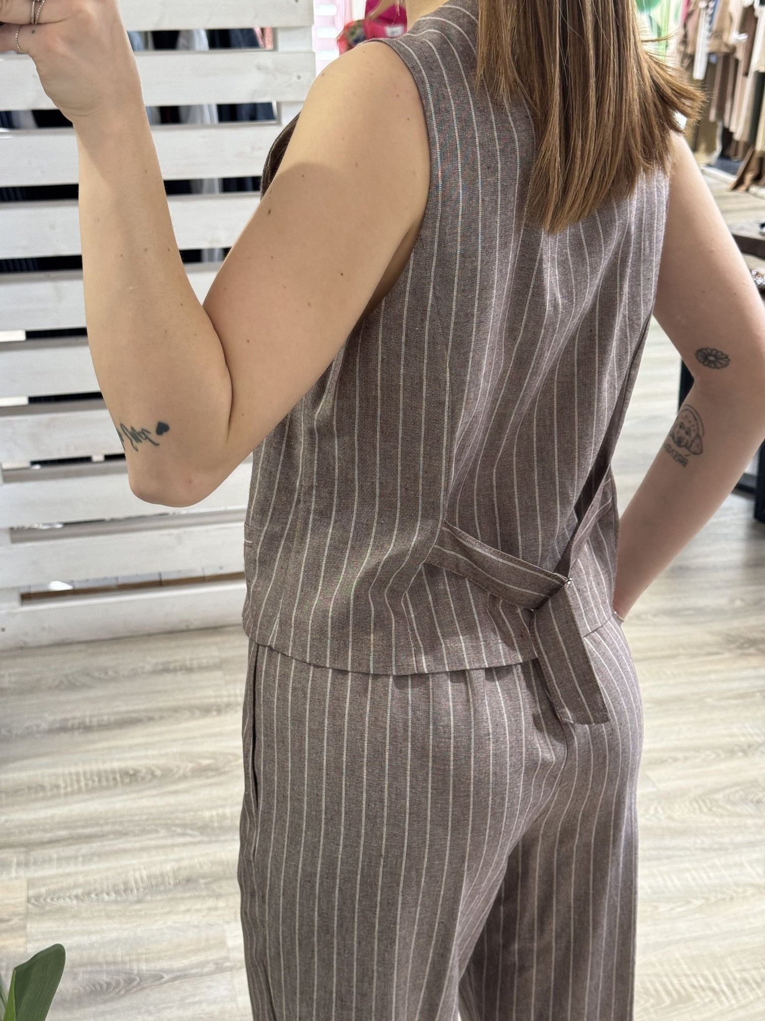 Completo gessato gilet+pantalone con spilla Susy Mix - GiuGiò | Shop online