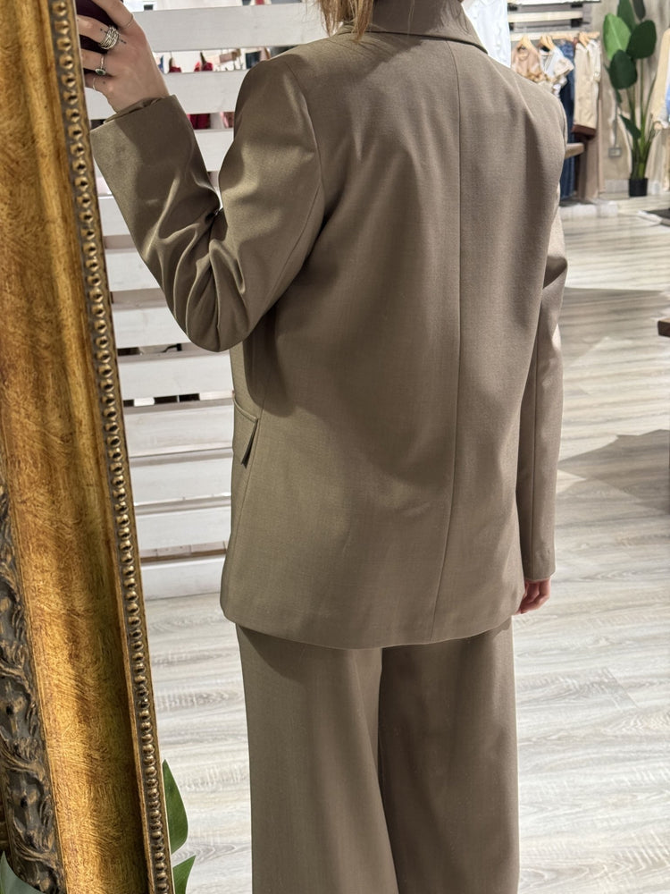 Completo giacca monopetto e pantalone gamba dritta Dixie - GiuGiò | Shop online