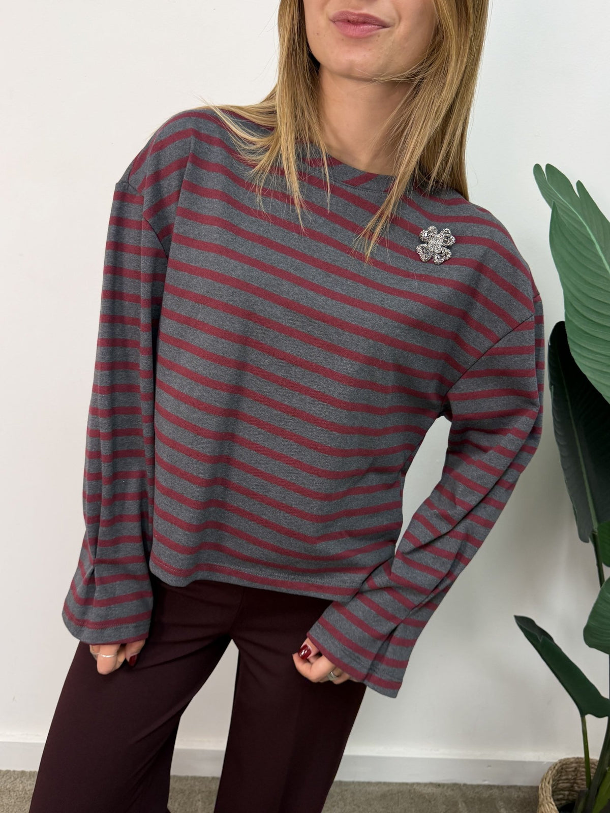 Felpa rigata con spilla gioiello Susy Mix - GiuGiò | Shop online