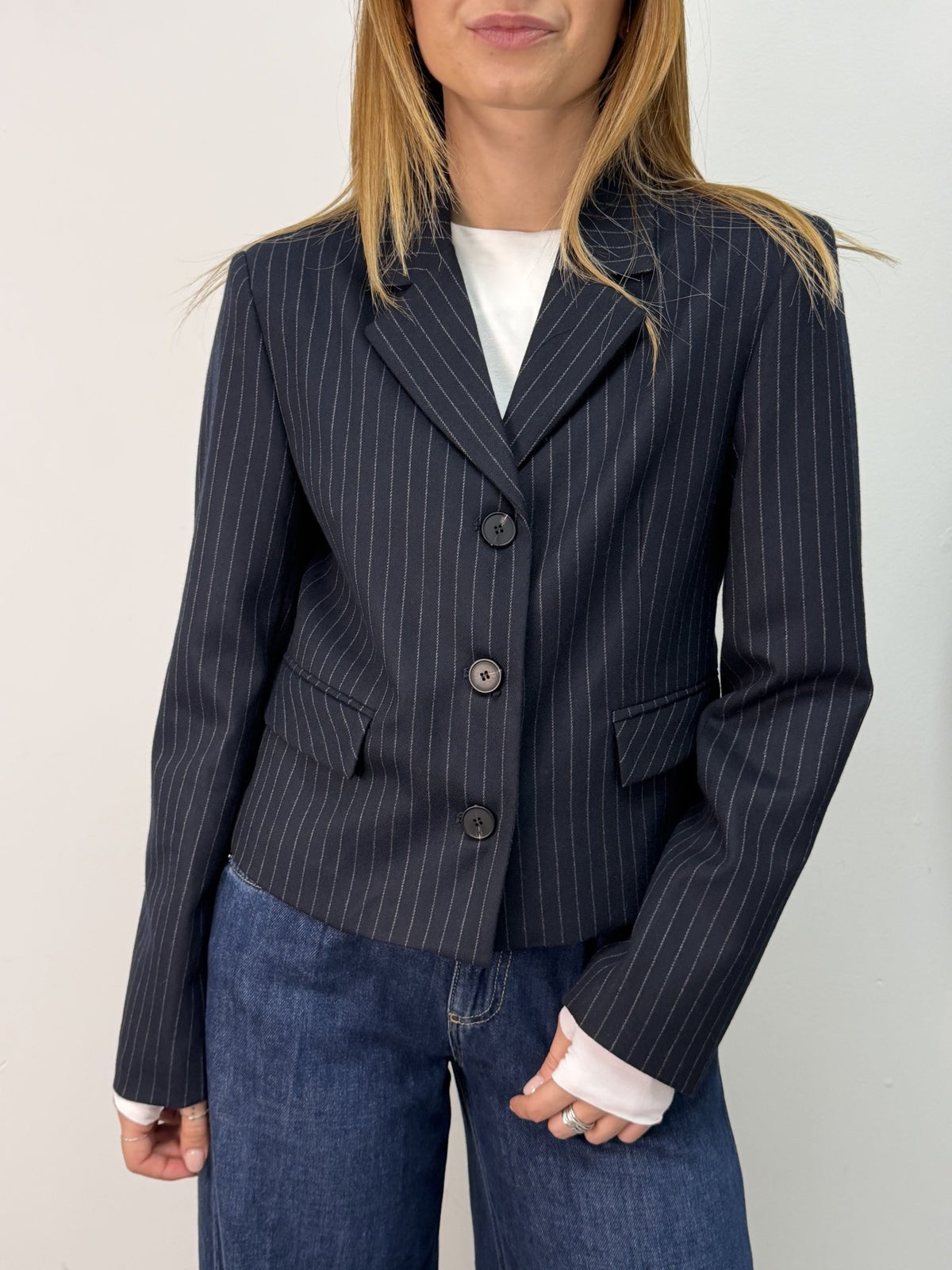Giacca corta mano calda gessata fondo blu Vicolo - GiuGiò | Shop online