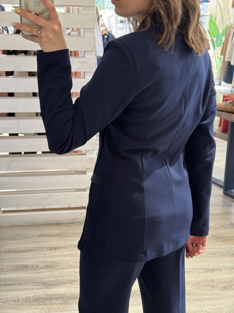 Giacca doppiopetto in crepe con reverse in raso Zahjr - GiuGiò | Shop online