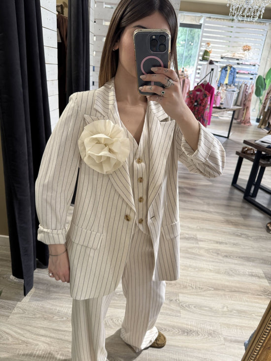 Giacca over gessata con spilla Susy Mix - GiuGiò | Shop online