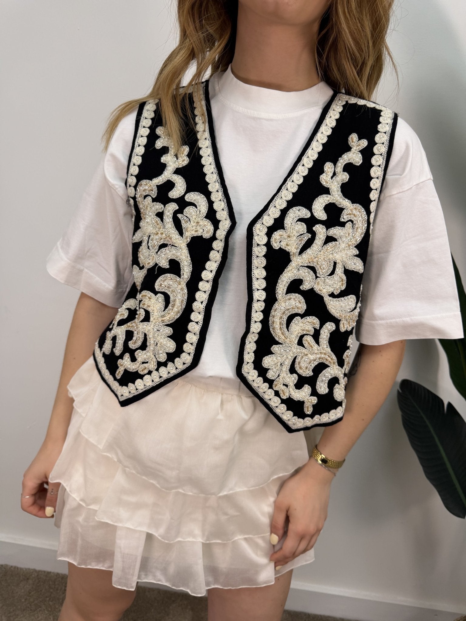 Gilet con ricamo e inserti perline MyD - GiuGiò | Shop online