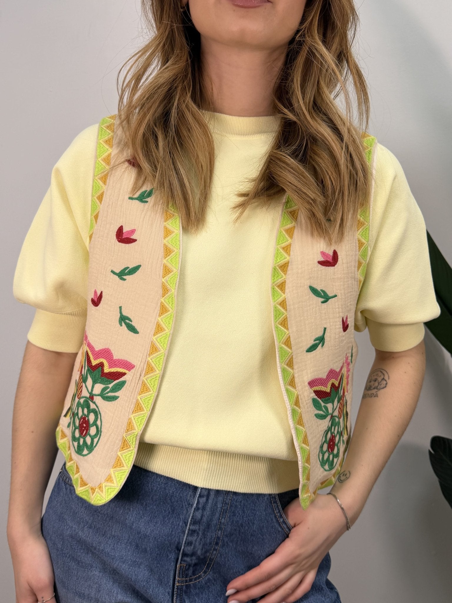 Gilet in cotone con ricami multicolore VICOLO - GiuGiò | Shop online