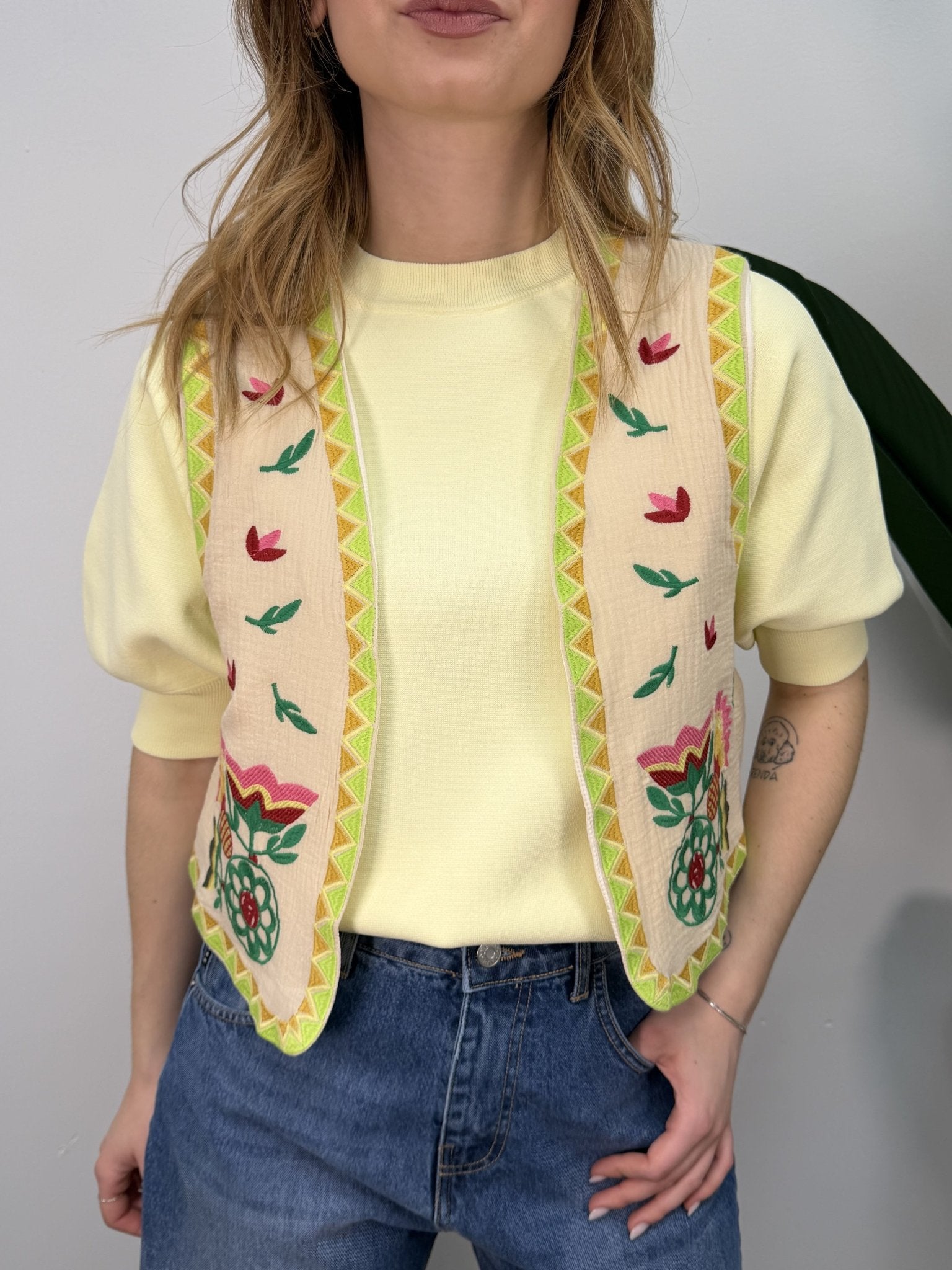 Gilet in cotone con ricami multicolore VICOLO - GiuGiò | Shop online