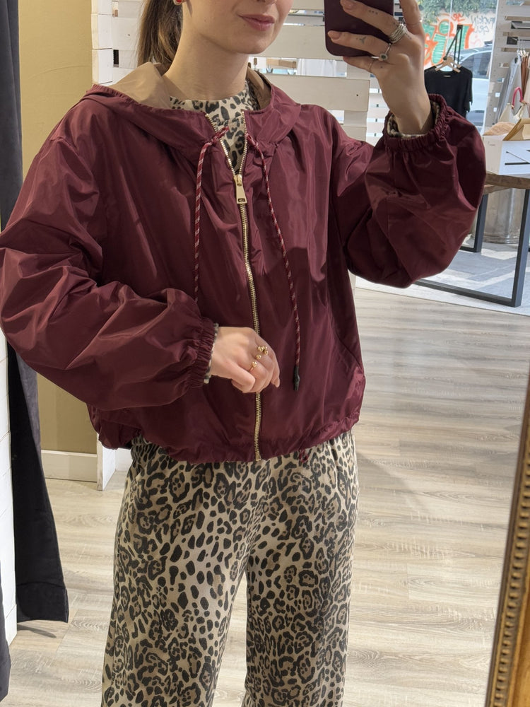 Giubbino in tessuto impermeabile con cappuccio Tensione IN - GiuGiò | Shop online