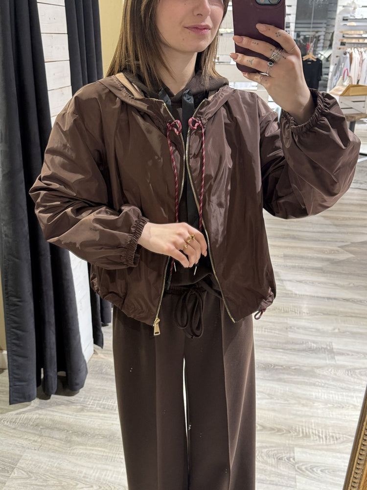 Giubbino in tessuto impermeabile con cappuccio Tensione IN - GiuGiò | Shop online