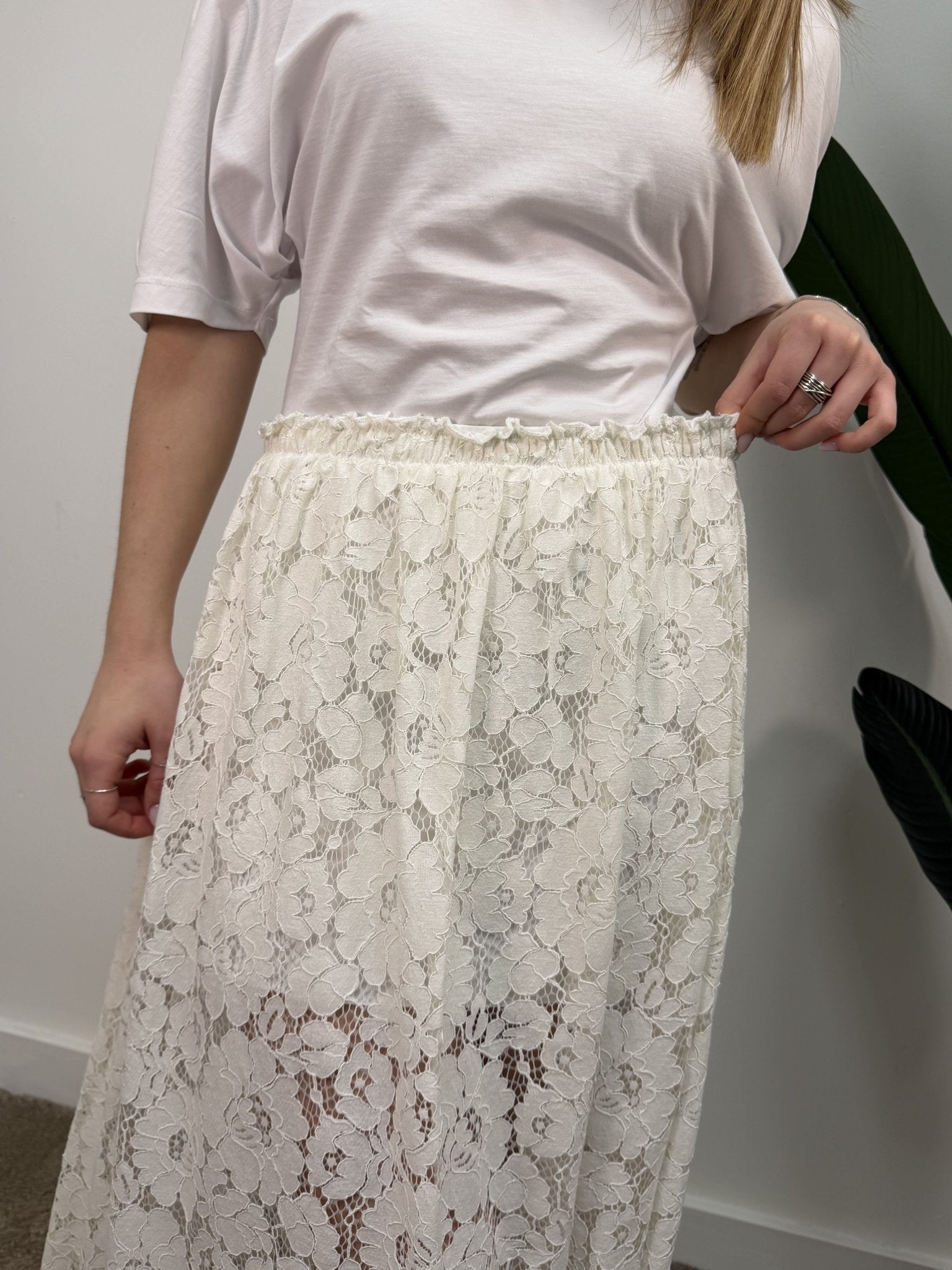 Gonna lunga svasata in pizzo MyD - GiuGiò | Shop online