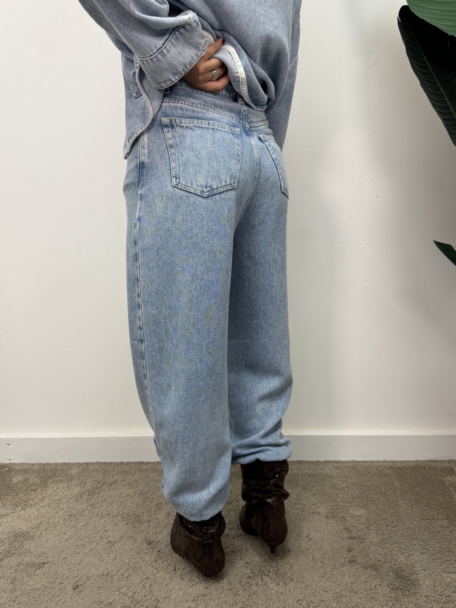 Jeans baggy Laila denim chiaro VICOLO - GiuGiò | Shop online