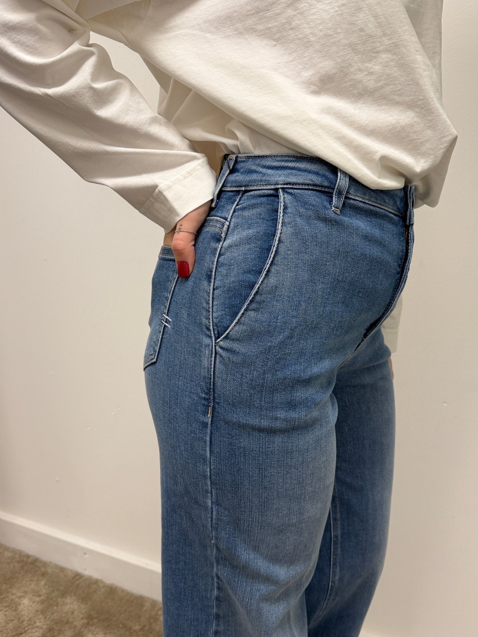 Jeans Elena a zampa blu denim VICOLO - GiuGiò | Shop online