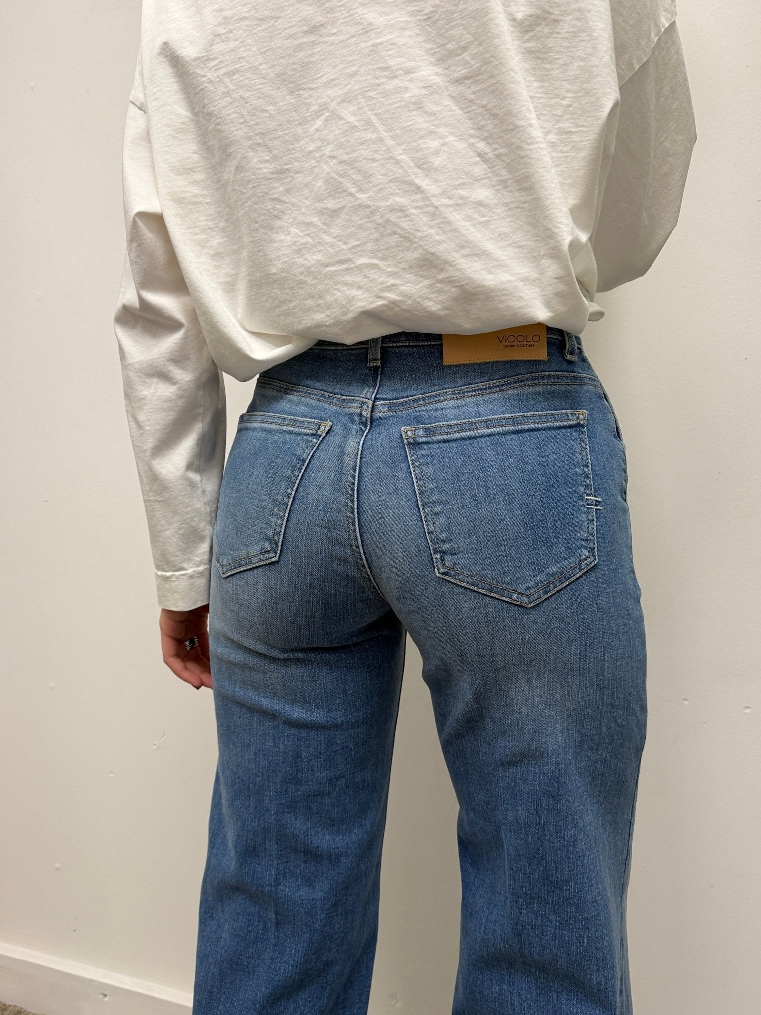 Jeans Elena a zampa blu denim VICOLO - GiuGiò | Shop online