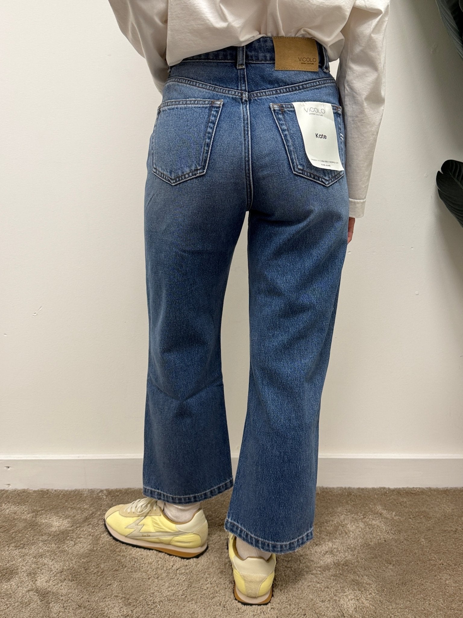 Jeans Kate straight lavaggio medio VICOLO - GiuGiò | Shop online