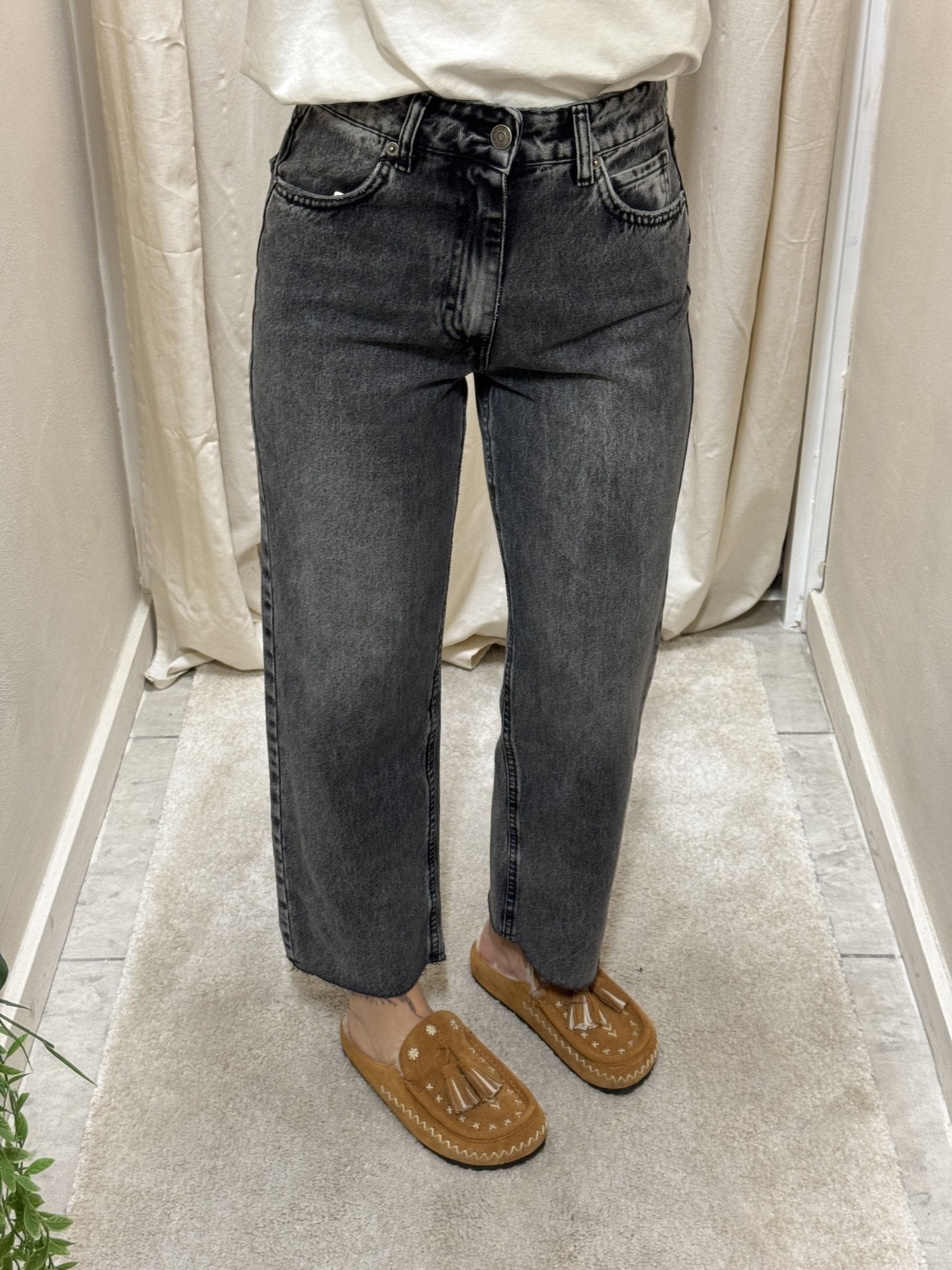 Jeans modello TOM sigaretta grigio Tensione In - GiuGiò | Shop online