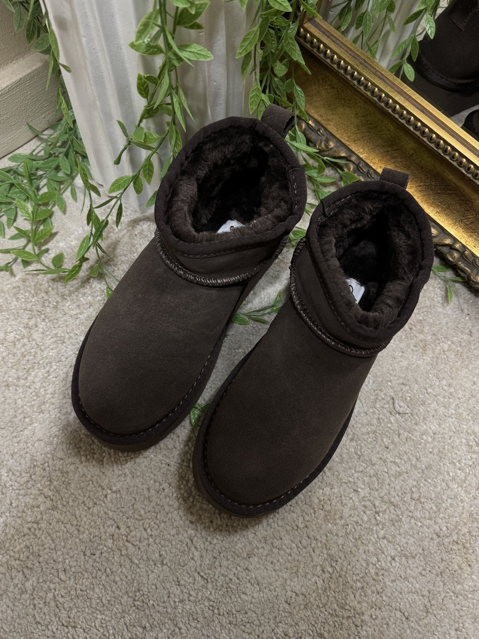 Mini boots in pelle scamosciata fondo in gomma Aria - GiuGiò | Shop online