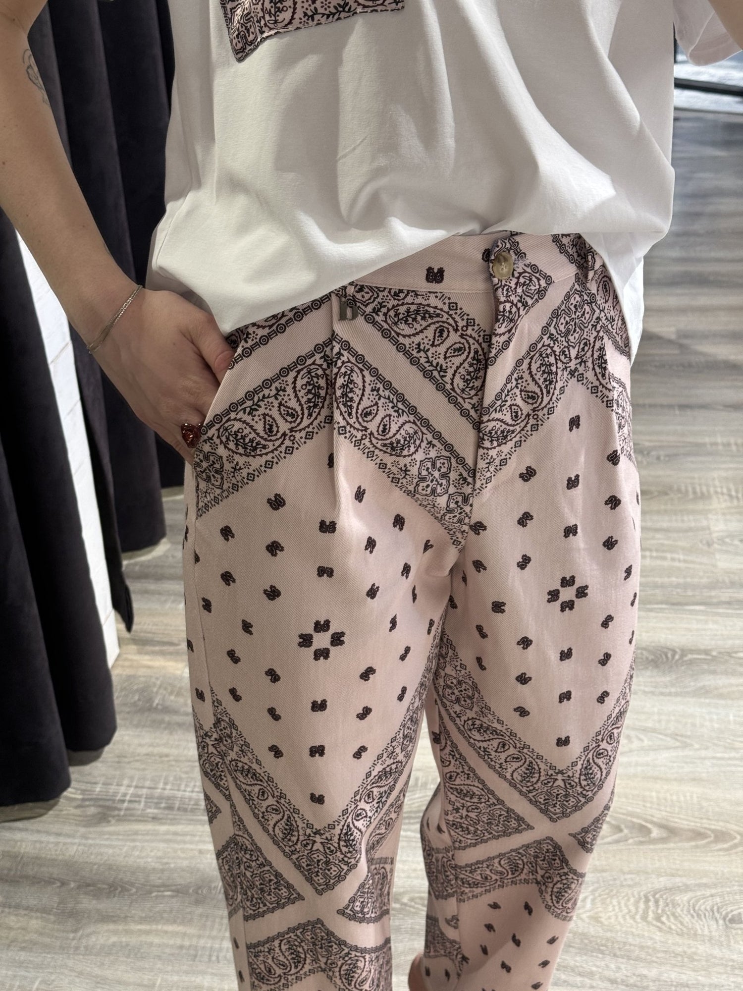 Pantalone baggy con pinces stampa bandana Dixie - GiuGiò | Shop online