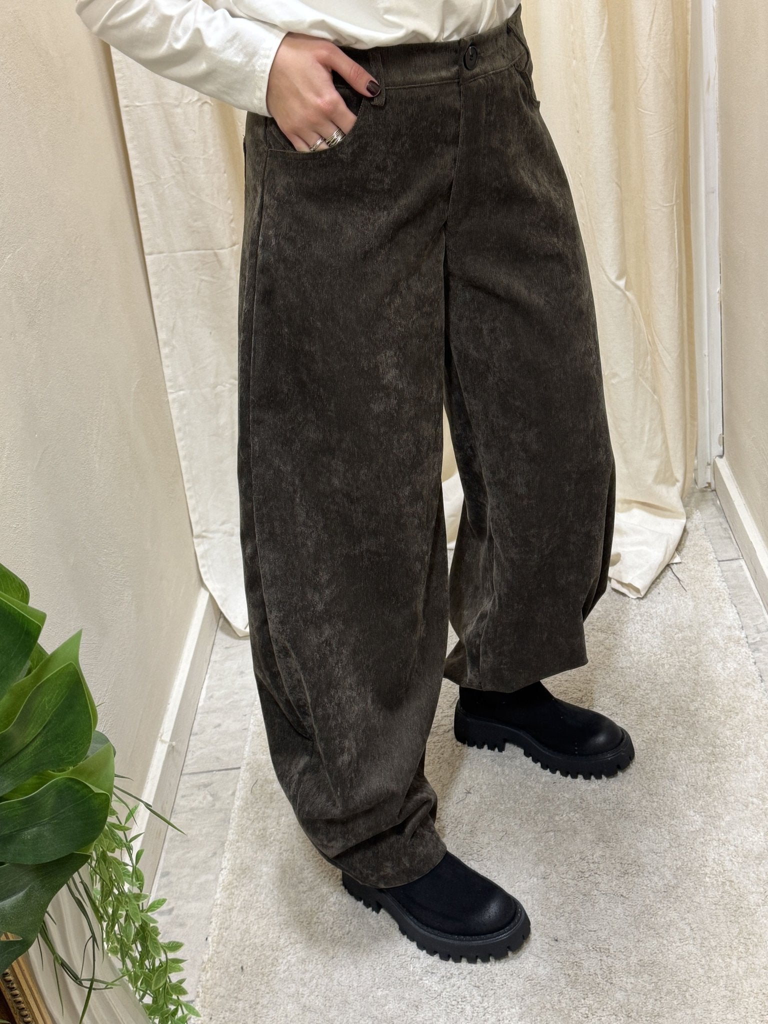 Pantalone balloon millerighe di velluto MyD - GiuGiò | Shop online