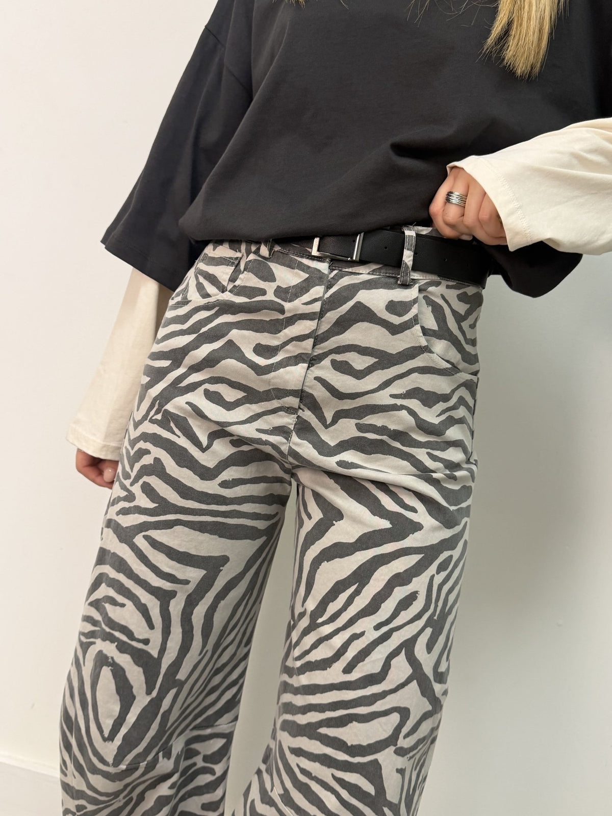 Pantalone barrel stampa zebra Susy Mix - GiuGiò | Shop online