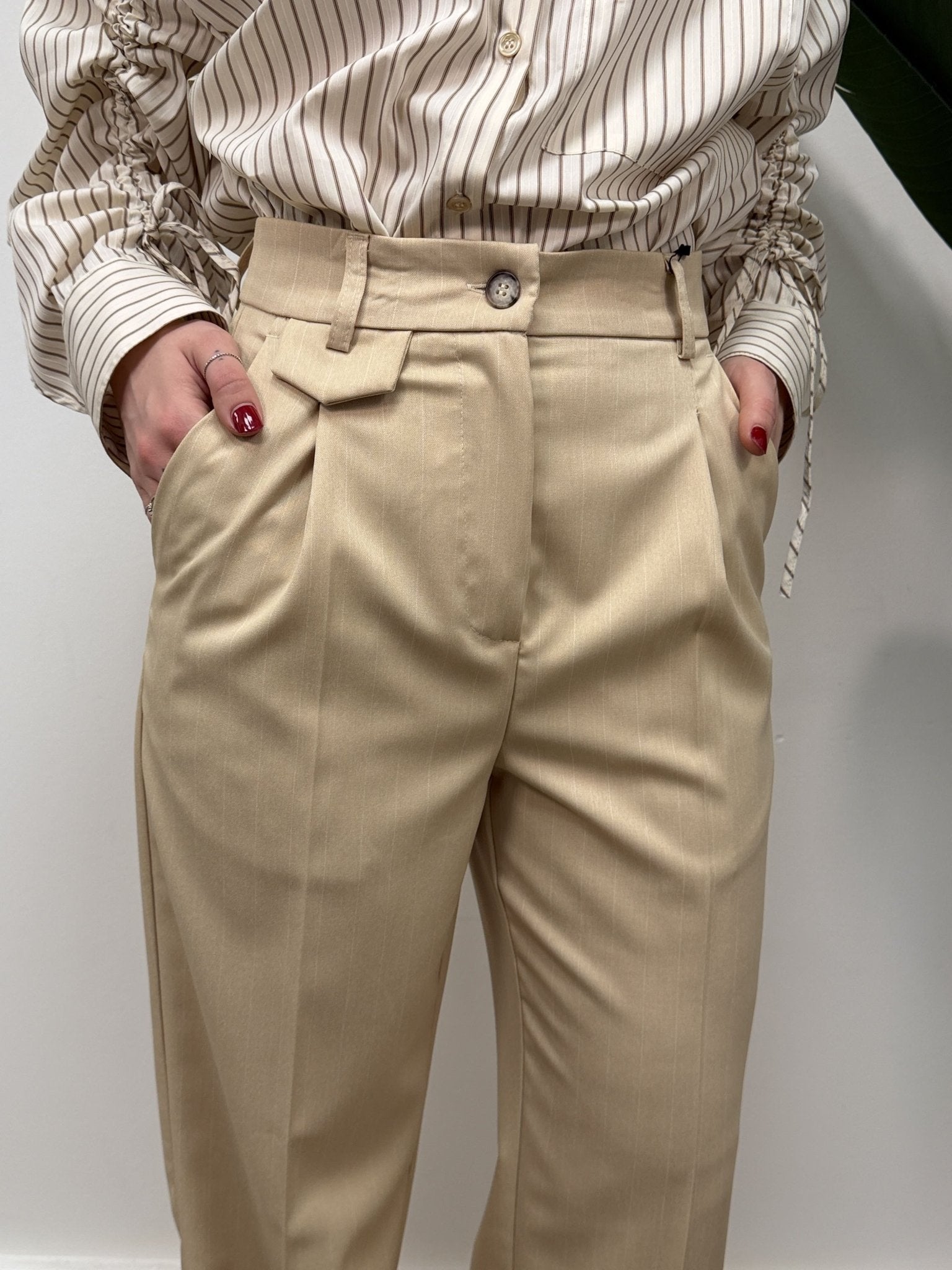 Pantalone dritto gessato con pinces VICOLO - GiuGiò | Shop online