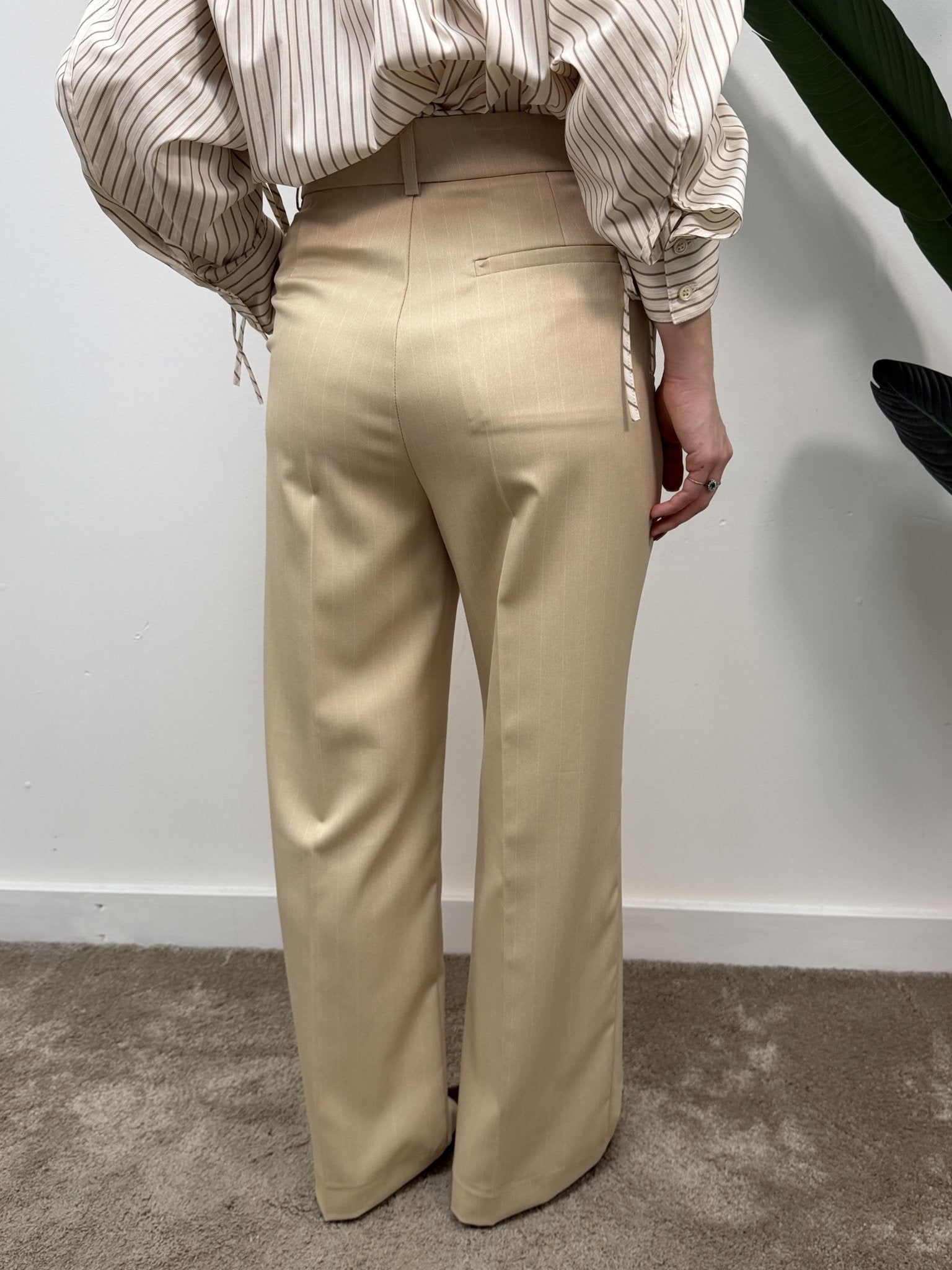 Pantalone dritto gessato con pinces VICOLO - GiuGiò | Shop online