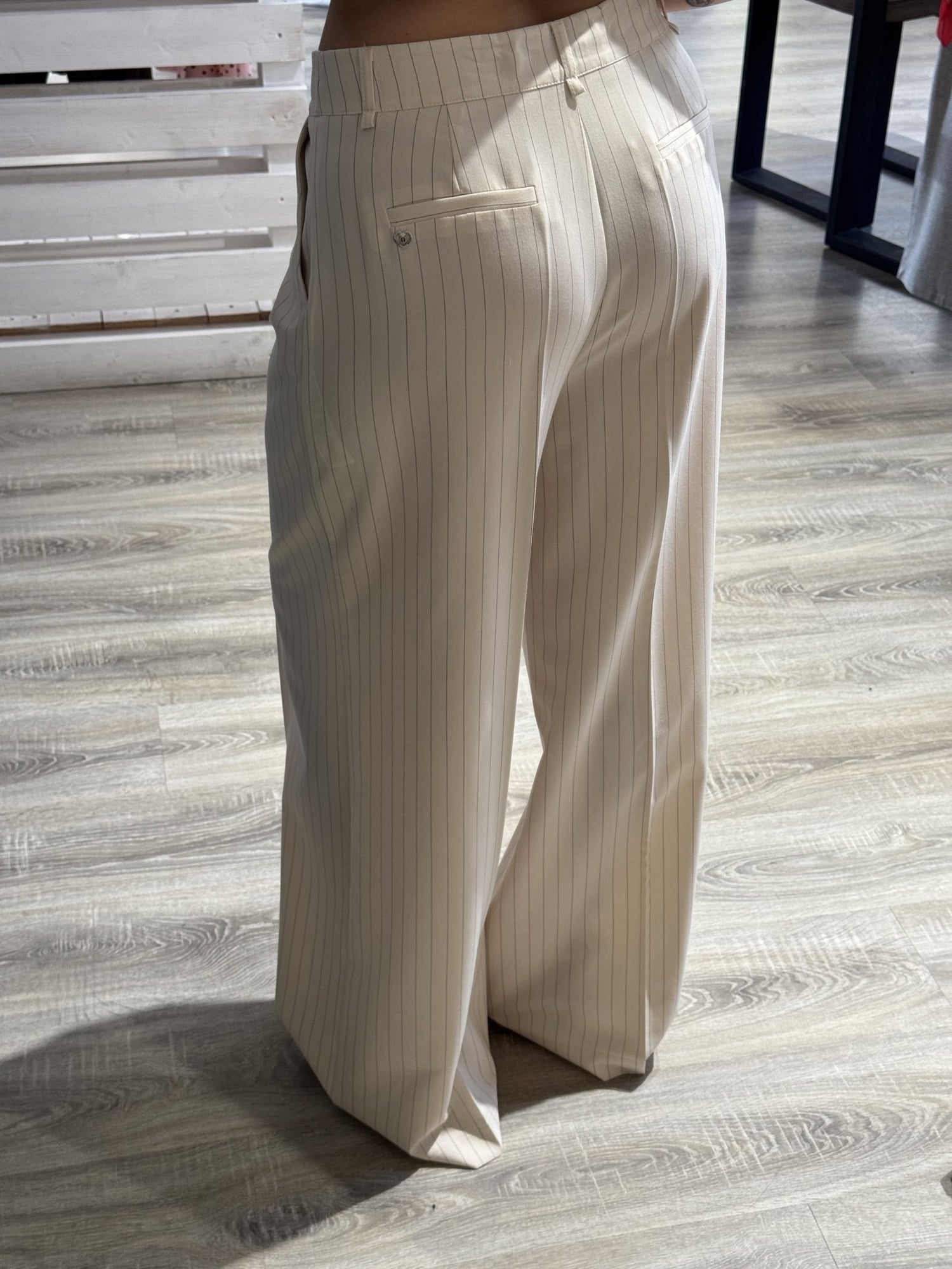 Pantalone fluido gessato con pinces Please - GiuGiò | Shop online