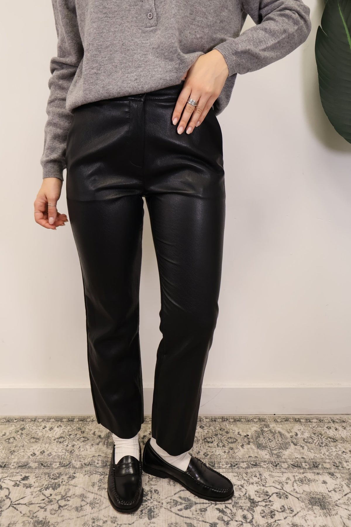 Pantalone mini flare ecopelle nero Tensione In - GiuGiò | Shop online