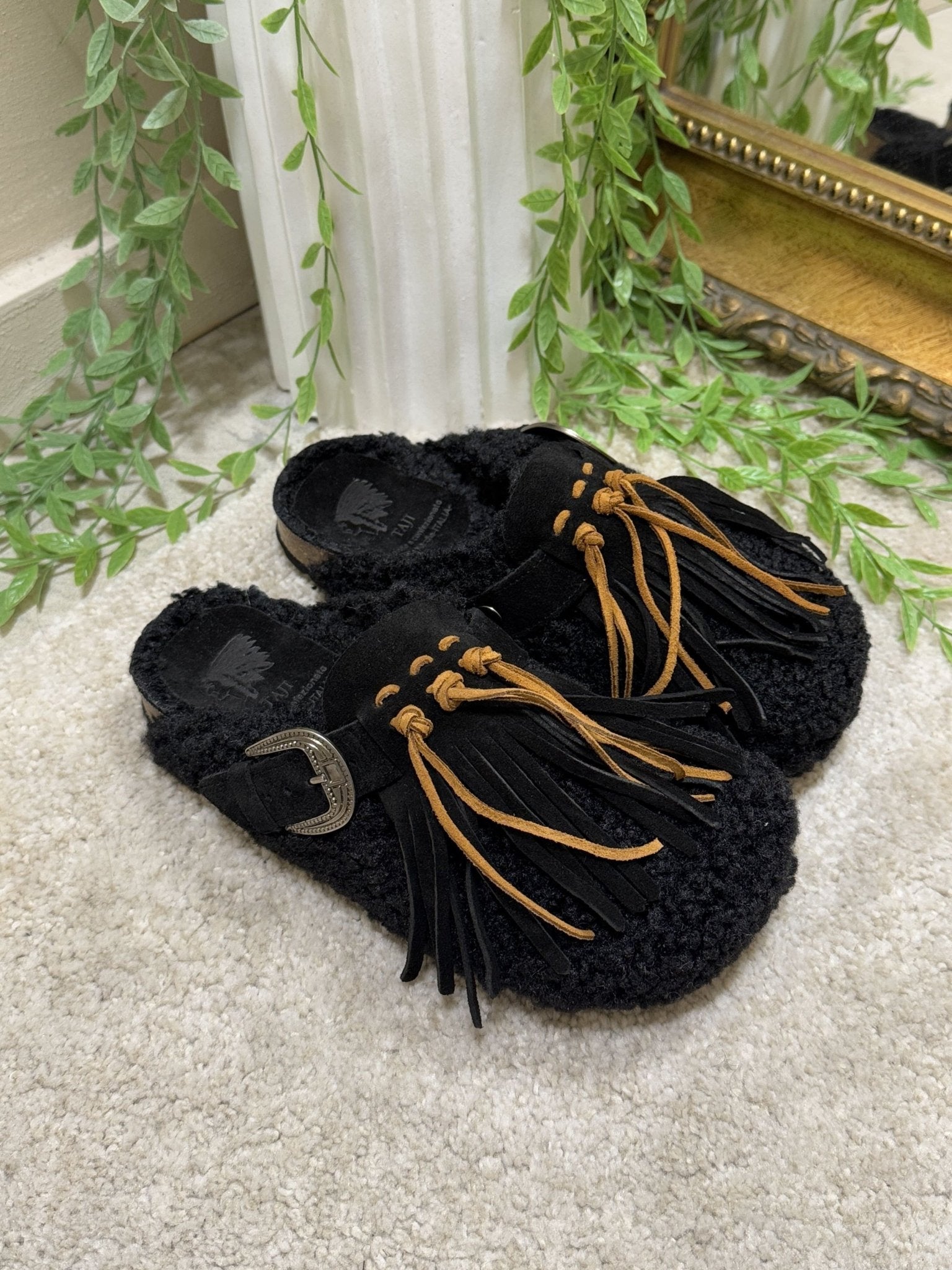 Sabot Borreguillo in sherpa con frange Taji - GiuGiò | Shop online