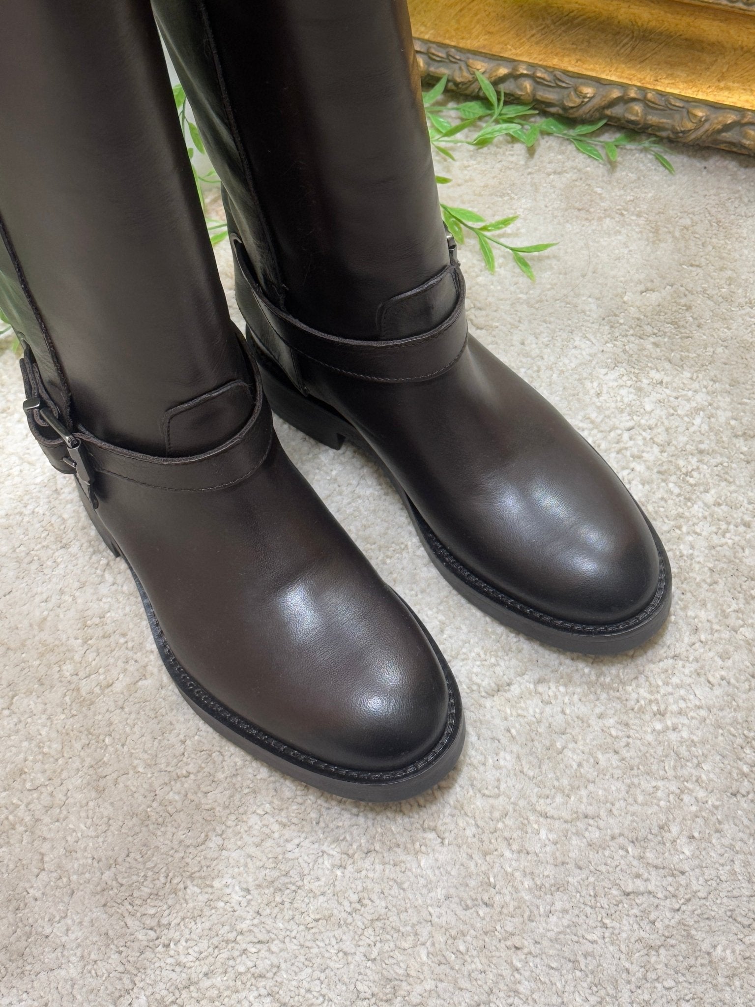 Stivale cavallerizzo alto in pelle con fibbia Noa - GiuGiò | Shop online