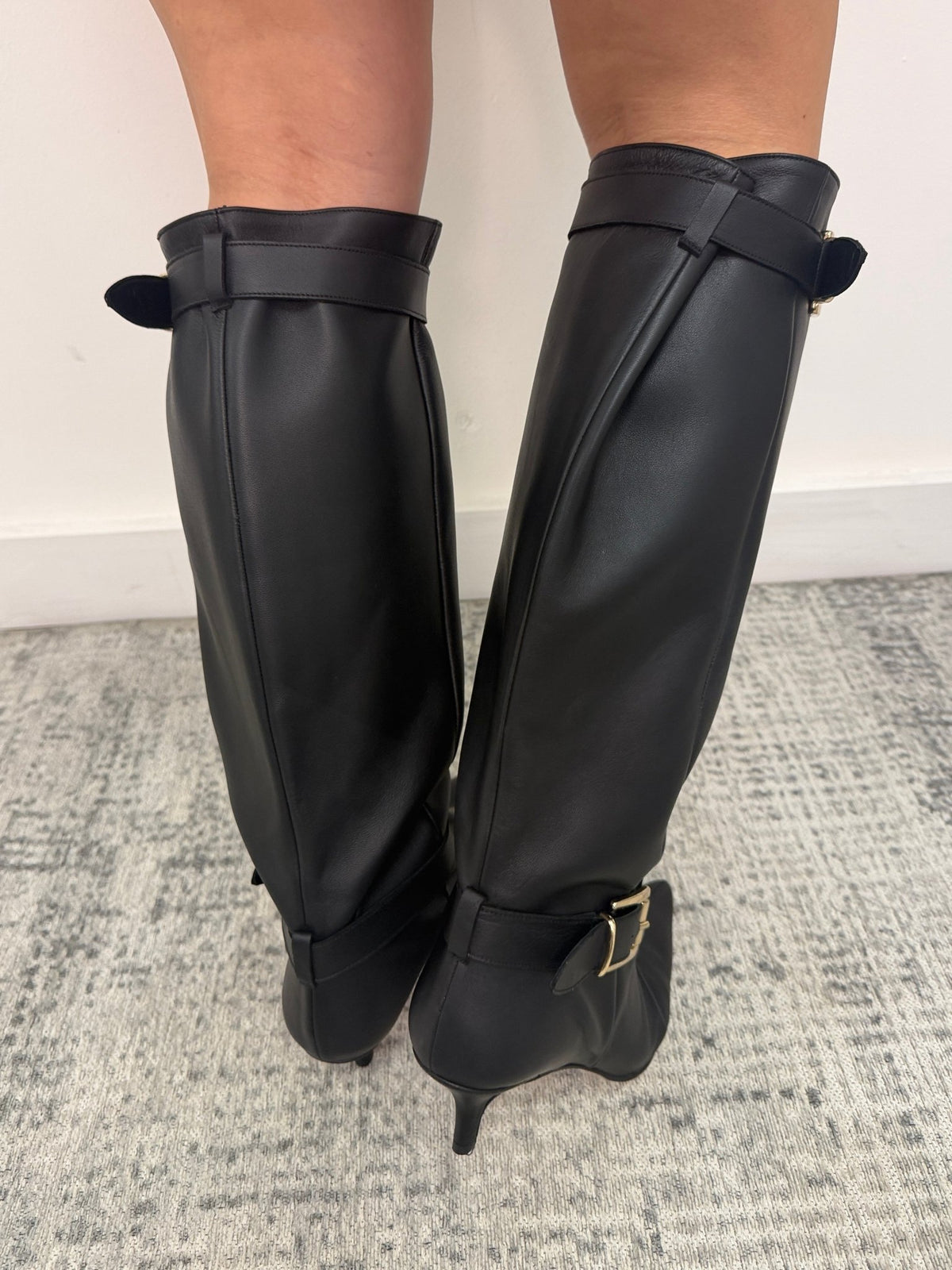 Stivale Vittoria in pelle con fibbie Noa - GiuGiò | Shop online