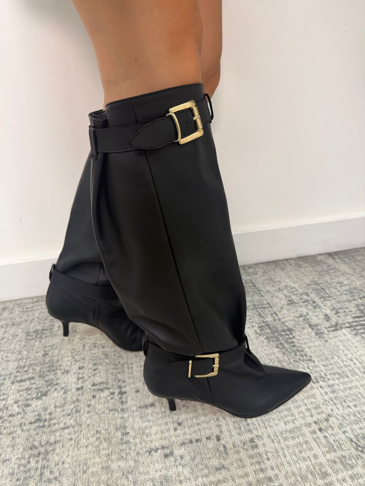 Stivale Vittoria in pelle con fibbie Noa - GiuGiò | Shop online