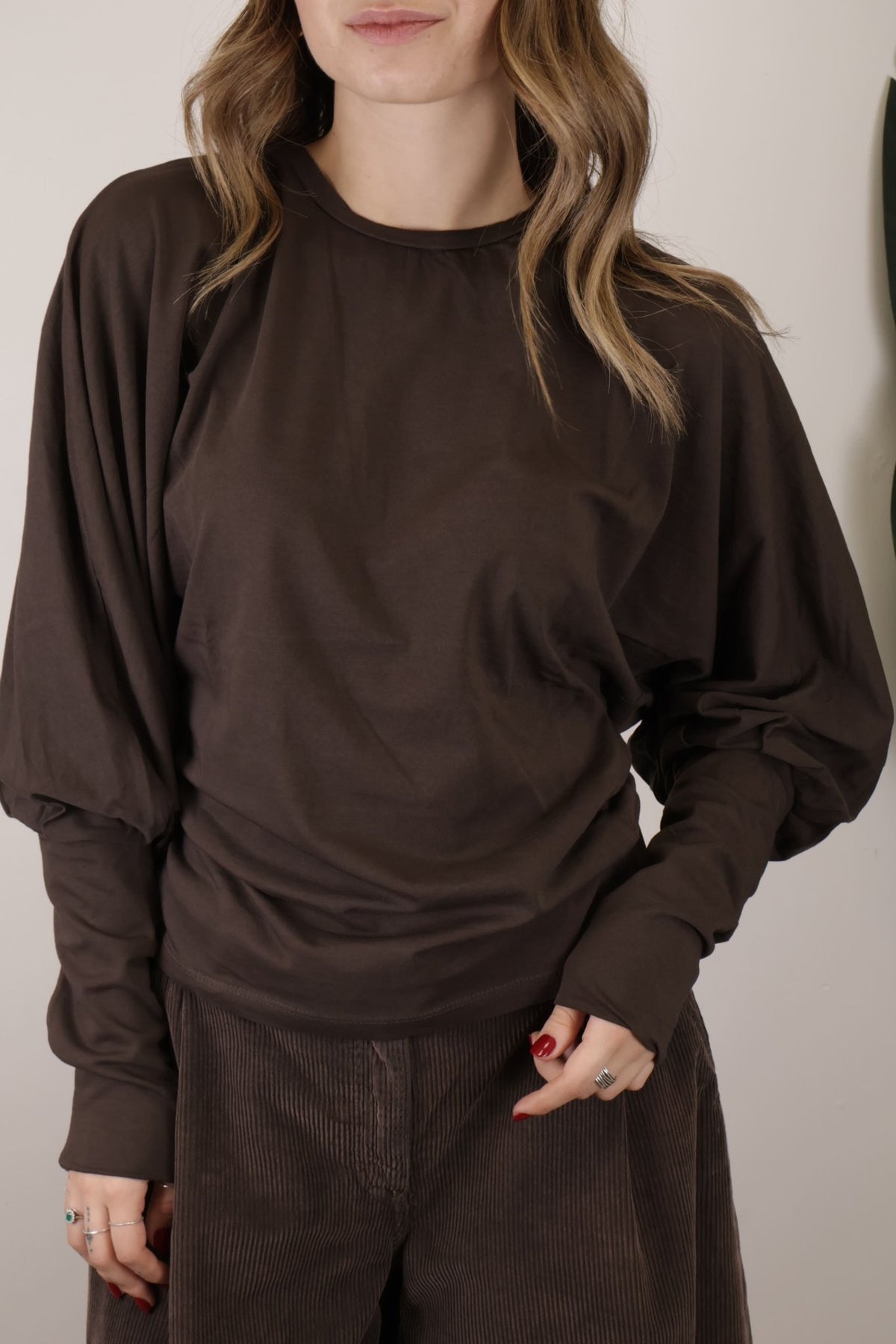 T-shirt avvitata con maniche a pipistrello Tensione In - GiuGiò | Shop online