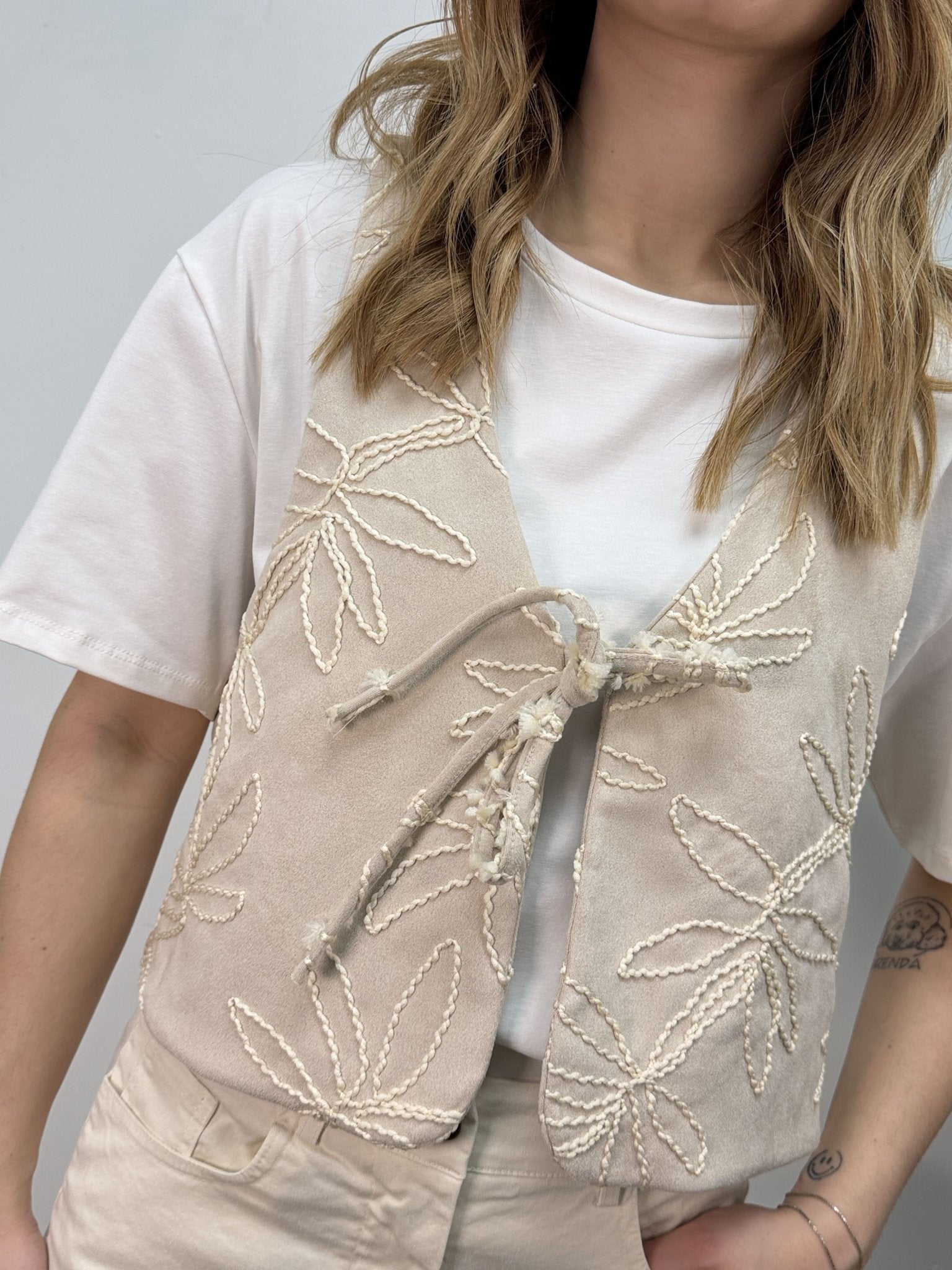 T-Shirt combinata con gilet ricamato Susy Mix - GiuGiò | Shop online