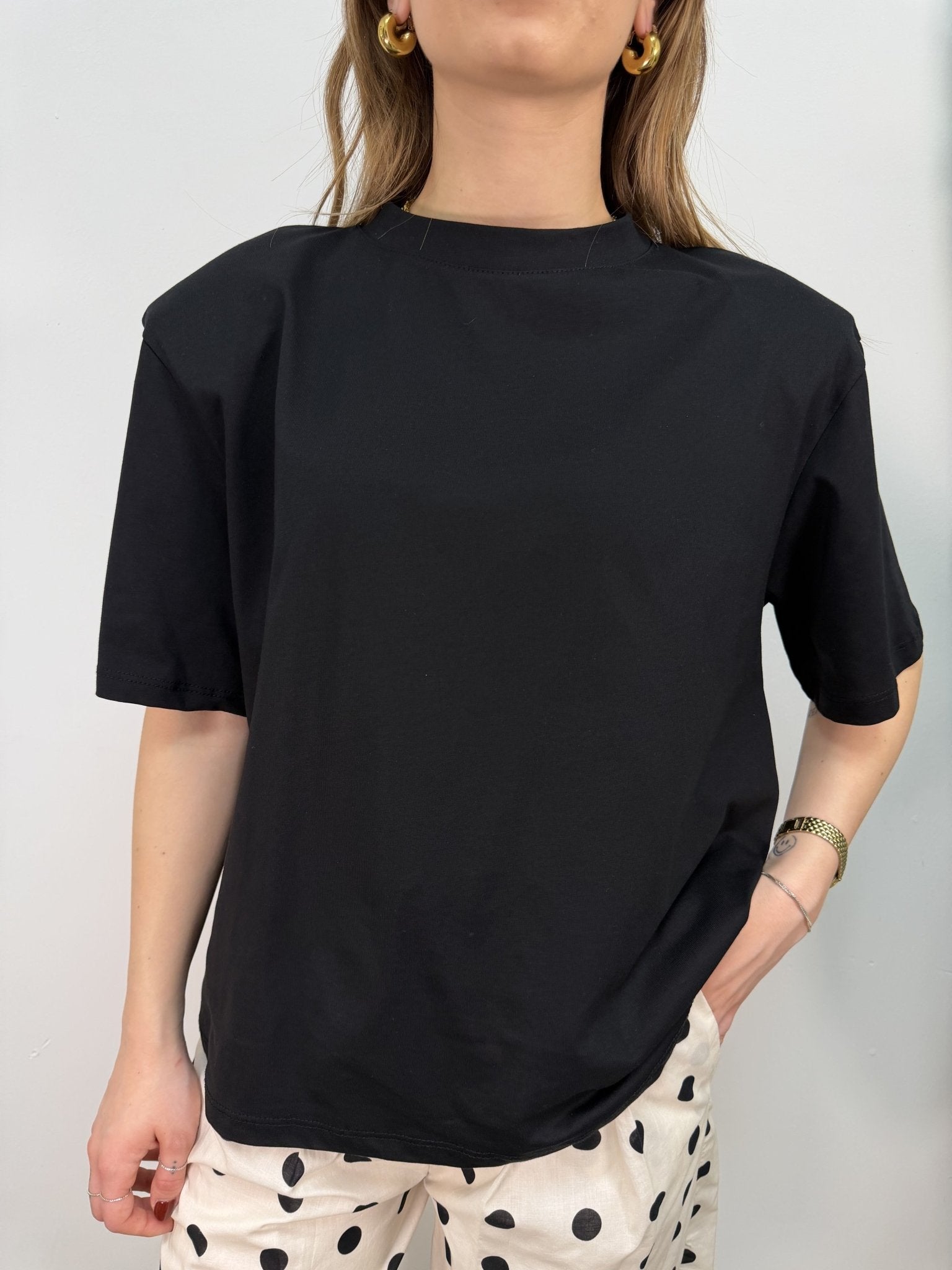 T-shirt con spalline imbottite Tensione In - GiuGiò | Shop online
