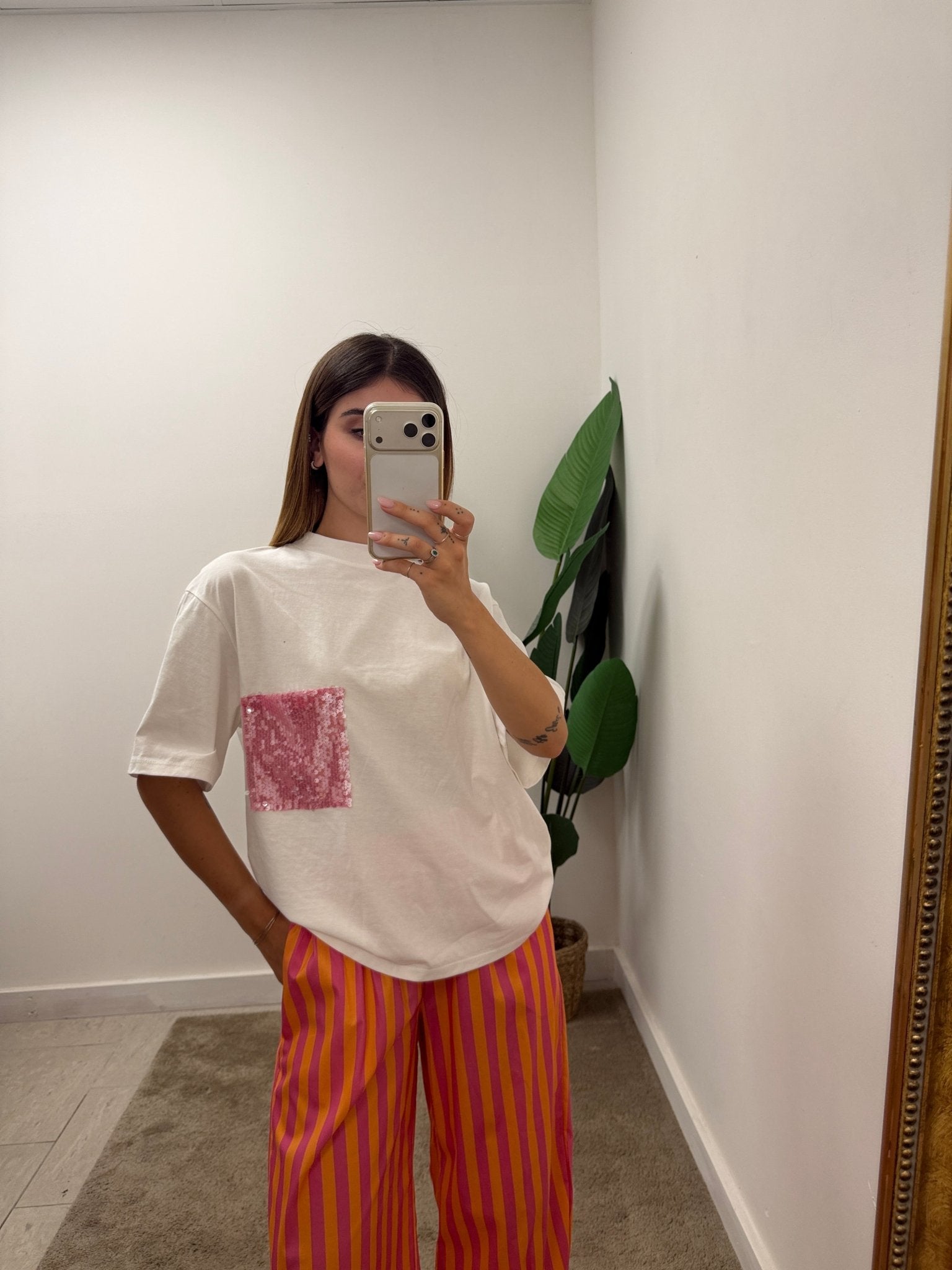 T-shirt con taschino paillettes rosa Tensione In - GiuGiò | Shop online