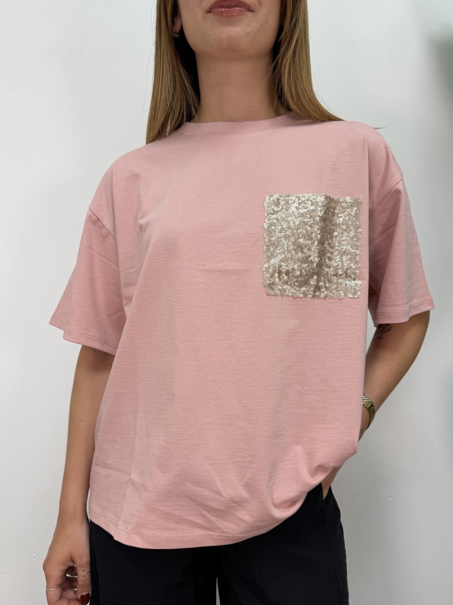 T-shirt con taschino paillettes Susy Mix - GiuGiò | Shop online