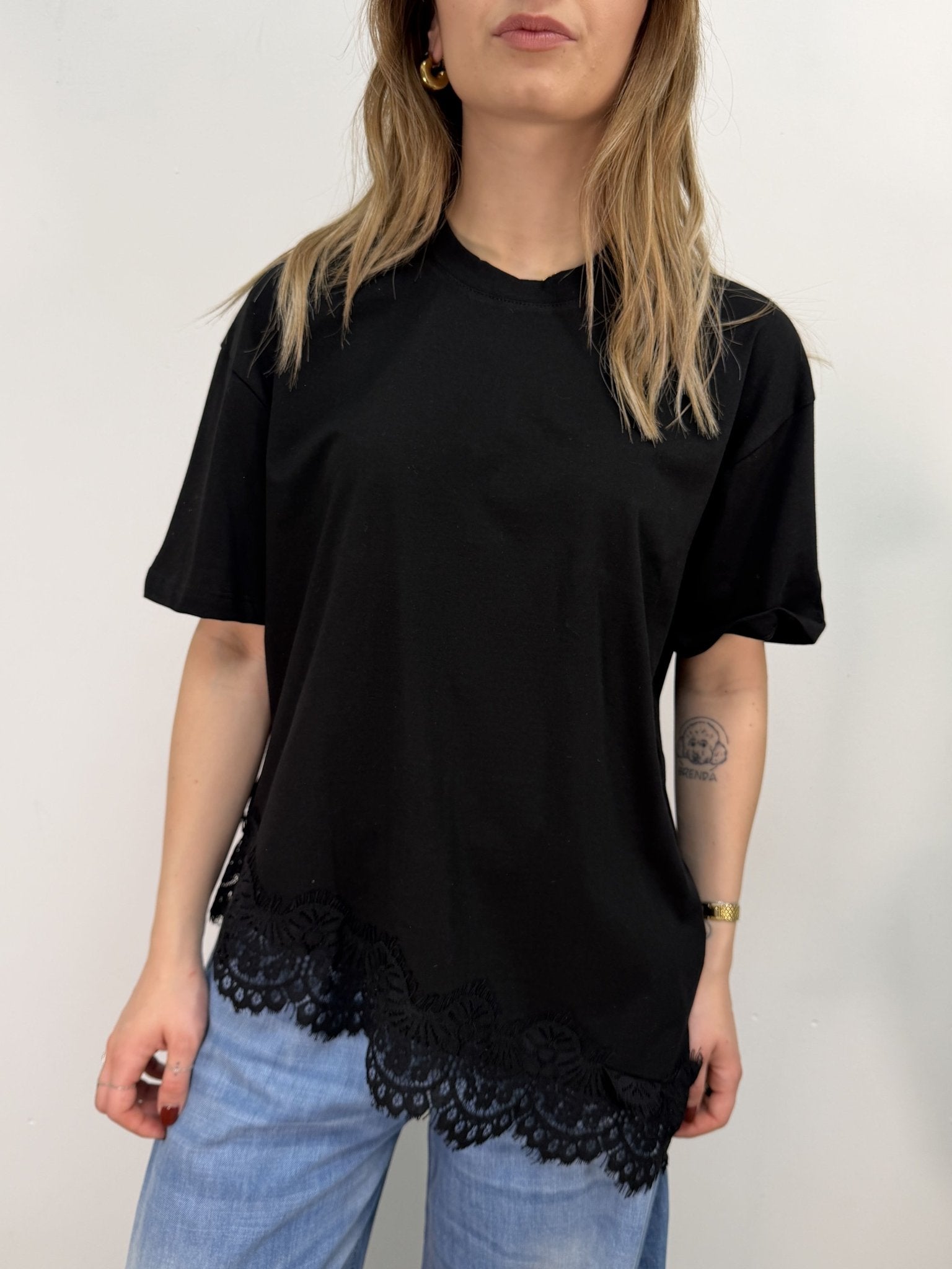 T-shirt girocollo con pizzo trasversale VICOLO - GiuGiò | Shop online