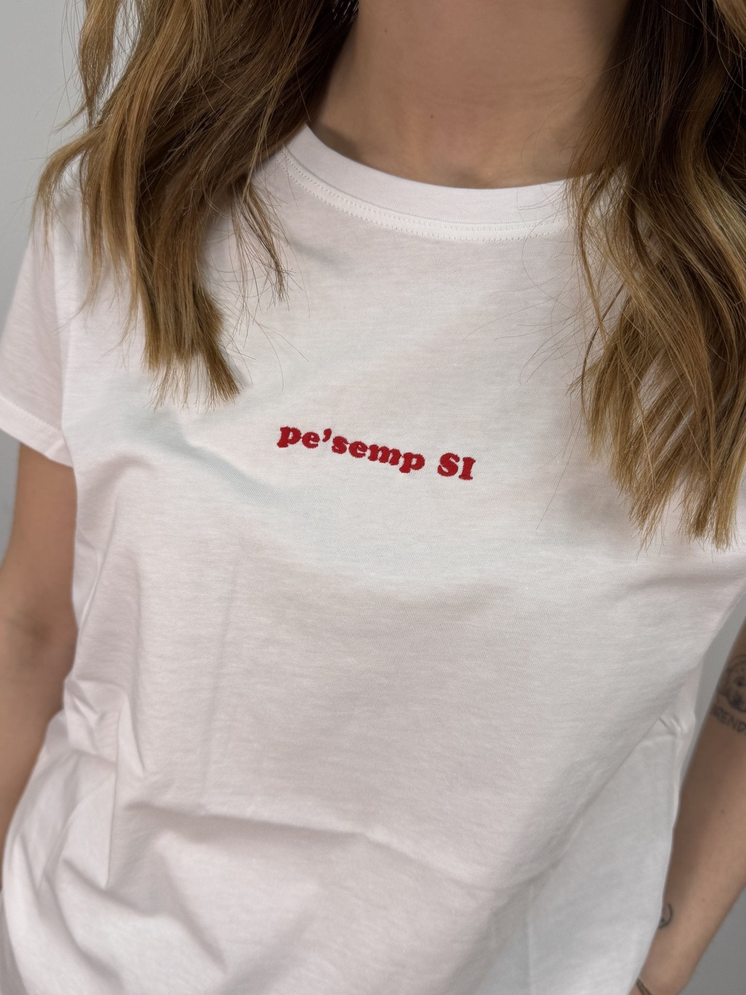 T-Shirt girocollo con ricamo "Pe' semp si" VICOLO - GiuGiò | Shop online