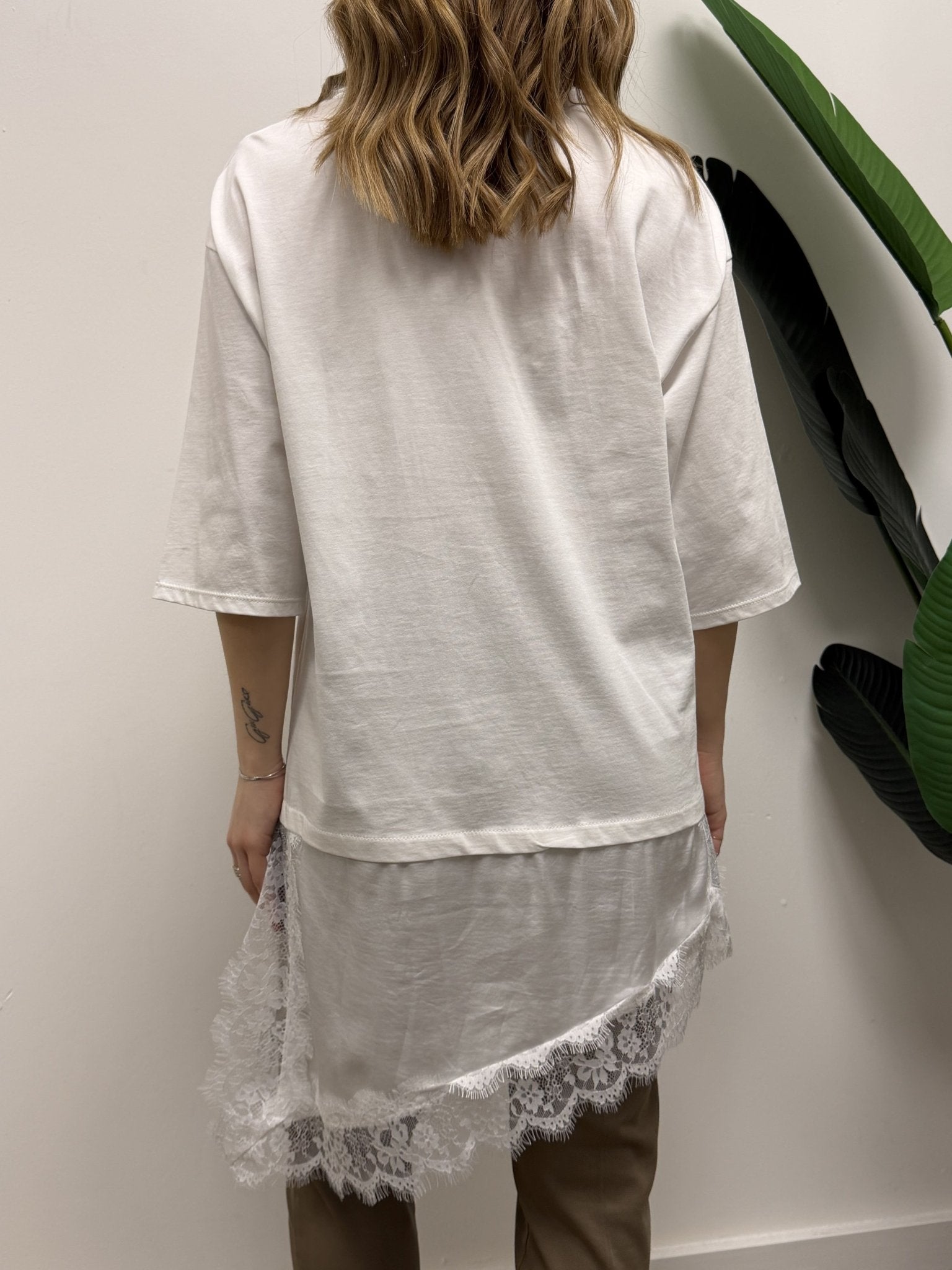 T-Shirt girocollo fondo trasversale in pizzo Susy Mix - GiuGiò | Shop online