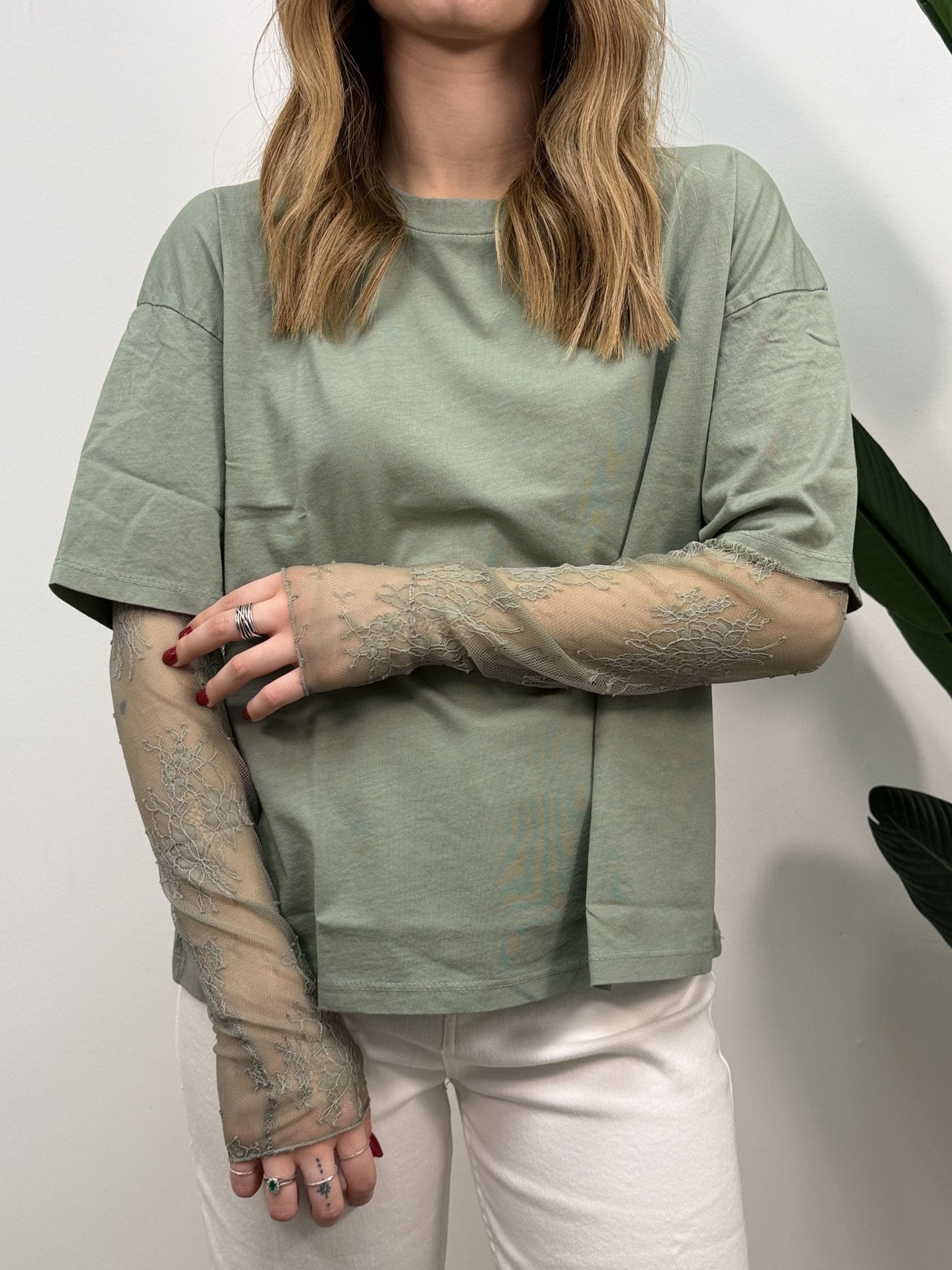 T-shirt girocollo mezza manica con inserto pizzo Susy Mix - GiuGiò | Shop online