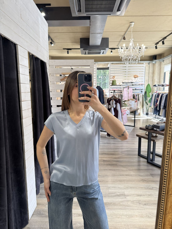 T-shirt scollo V in viscosa Tensione In - GiuGiò | Shop online