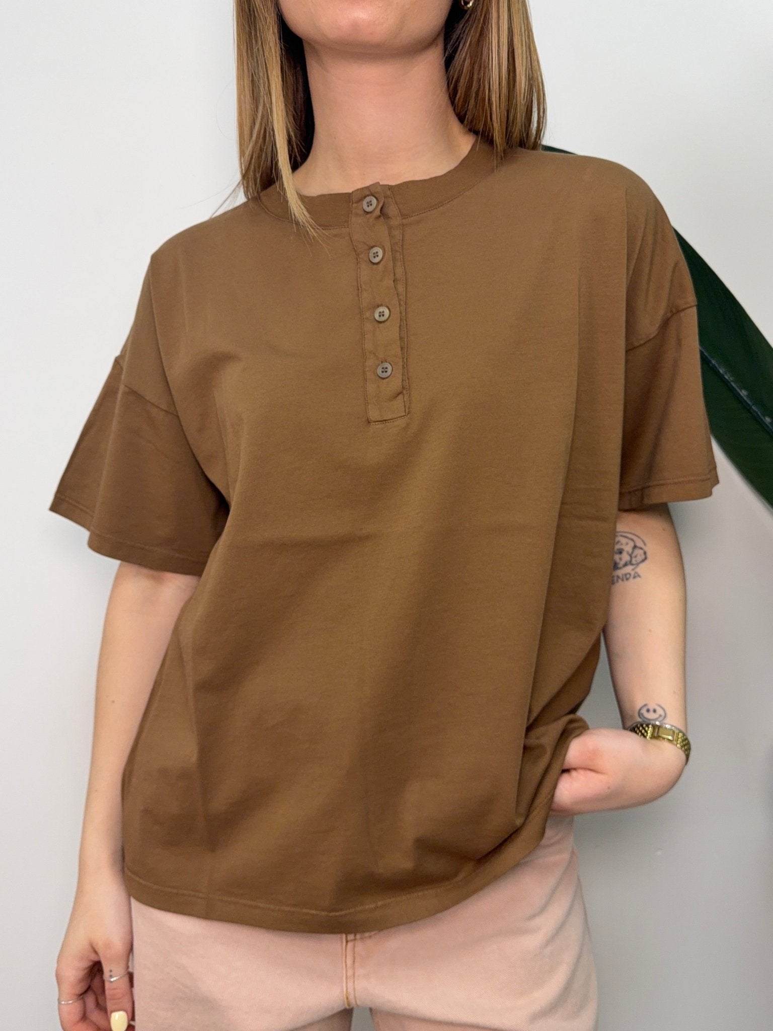T-shirt serafino over con 4 bottoni VICOLO - GiuGiò | Shop online